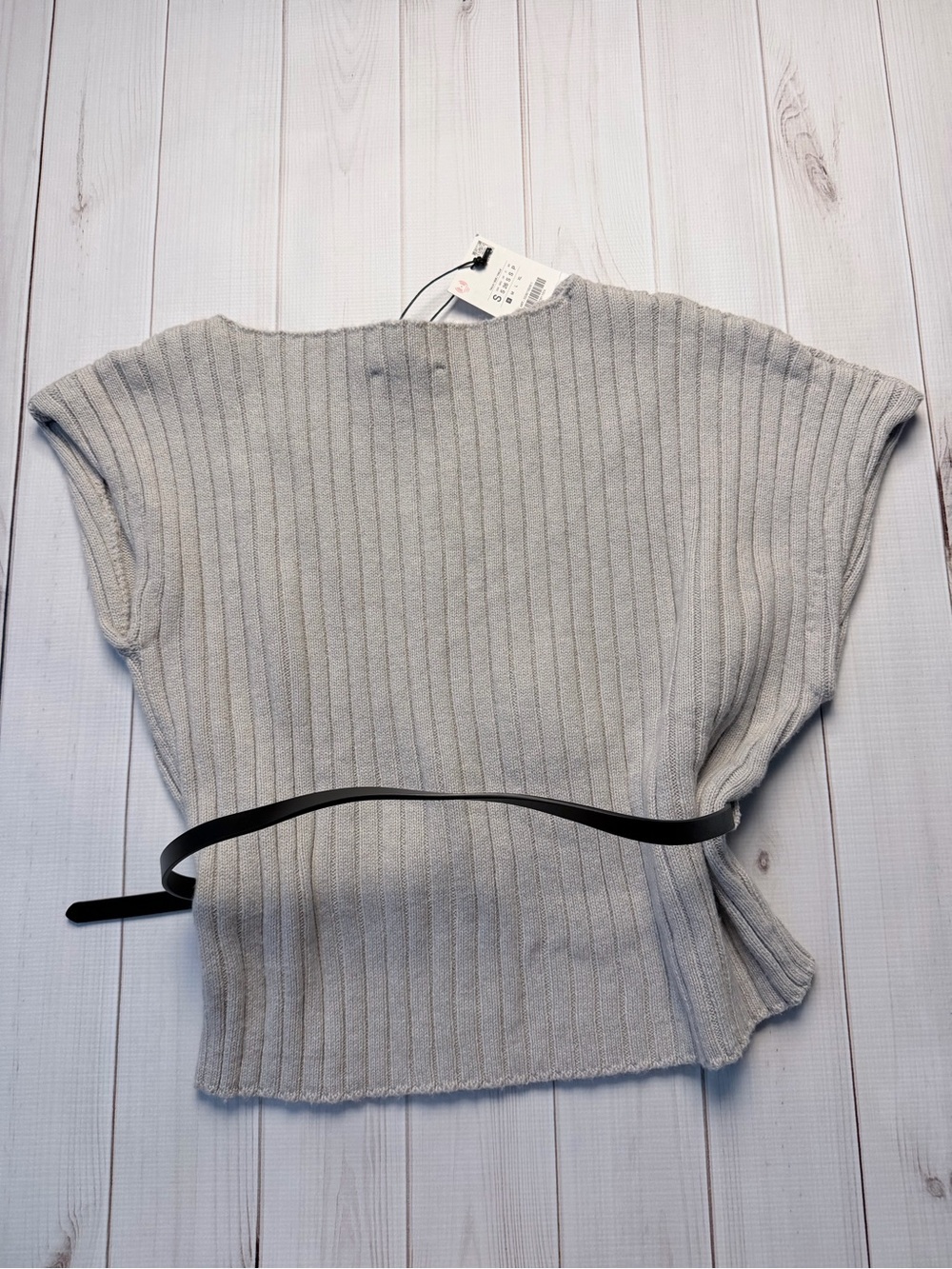 Zara Cream Ribbed Knit Top with Off-Shoulder Style - Picture 8 of 8